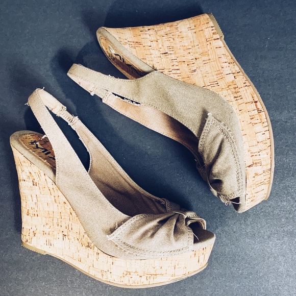 MIA - Picture 4 of 8